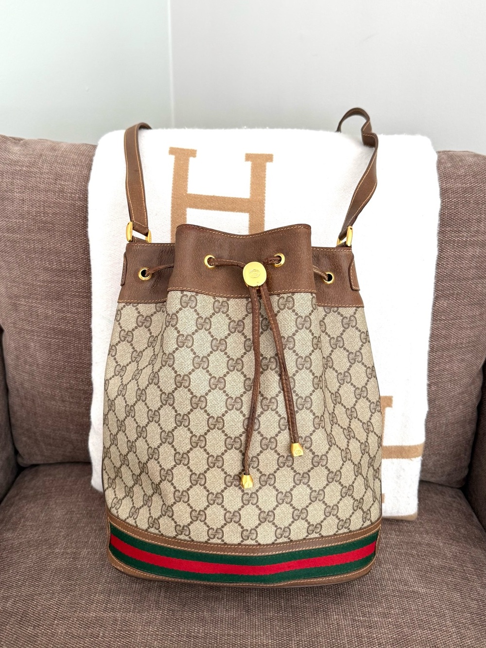 Gucci authentic brown monogram coated canvas Bucket Bag brown leather - Picture 1 of 16